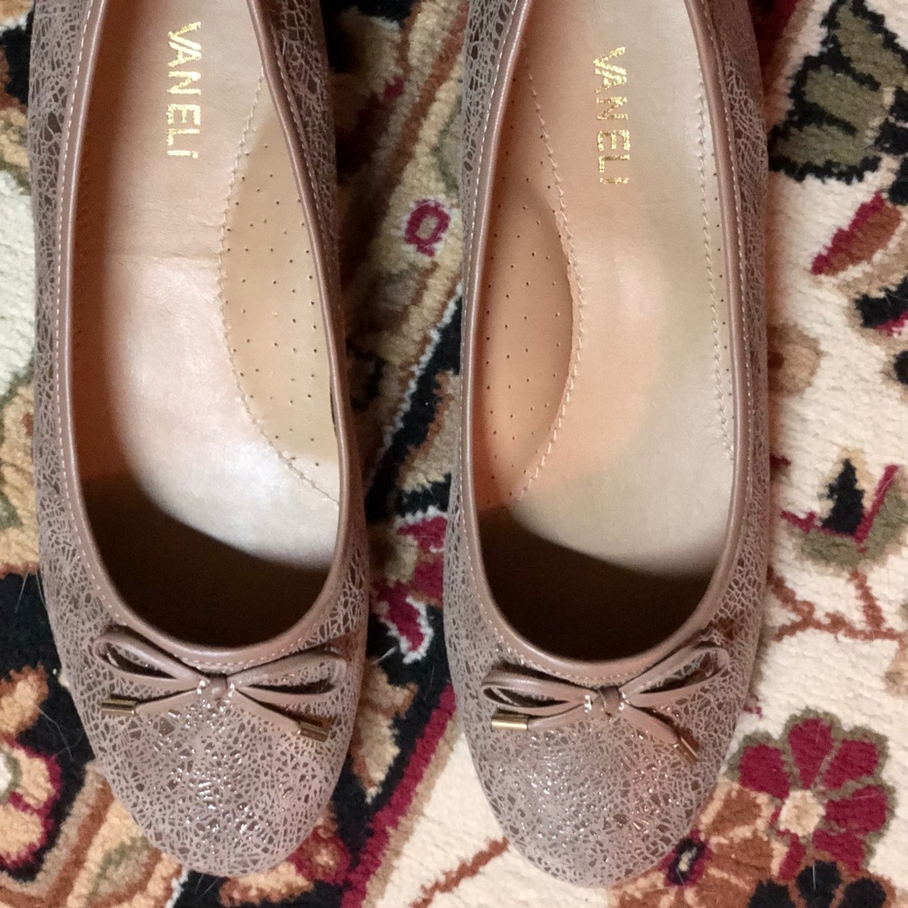 Vaneli flats, sz. 11, "faux lace," adorable and comfortable and dressy